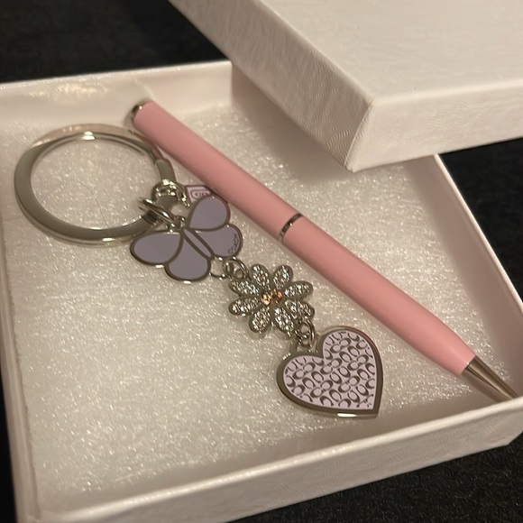 Coach Keychain and Pen Set - Picture 1 of 4